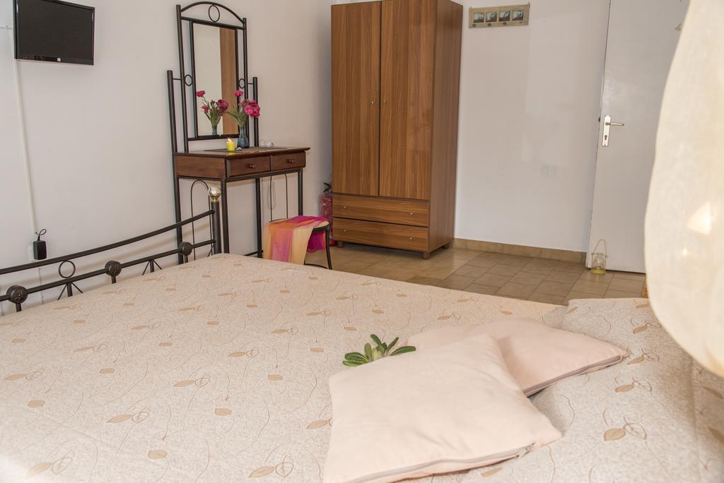 Elena Apartments ポロニア エクステリア 写真